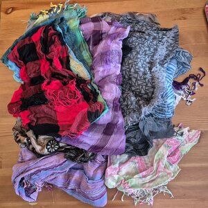 Lot of 13 light scarves